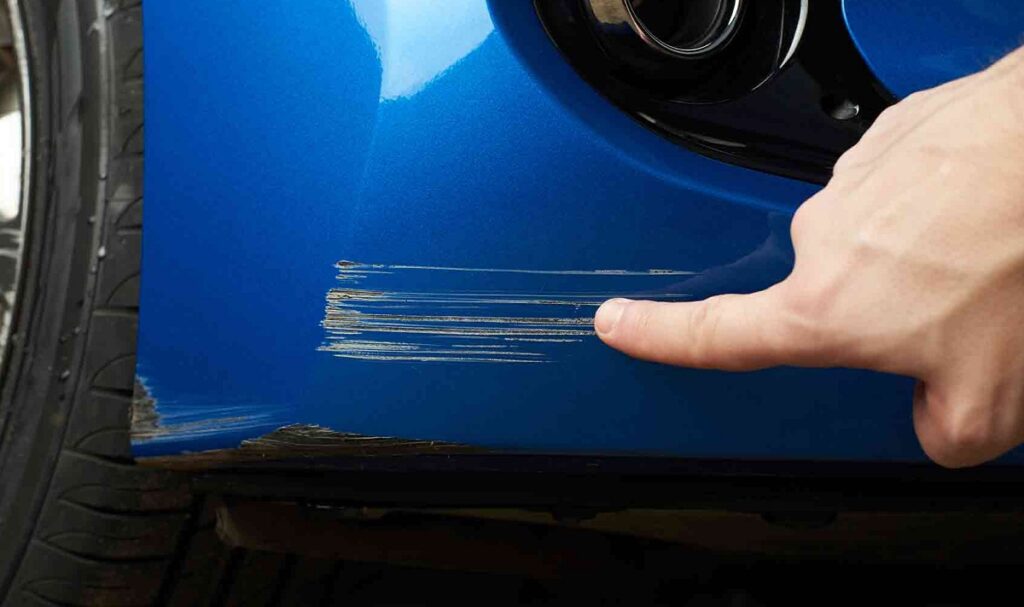 8 Cara Mengatasi Body Mobil Lecet Dalam, Yuk Simak!