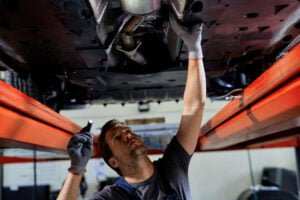 tips membersihkan kolong mobil