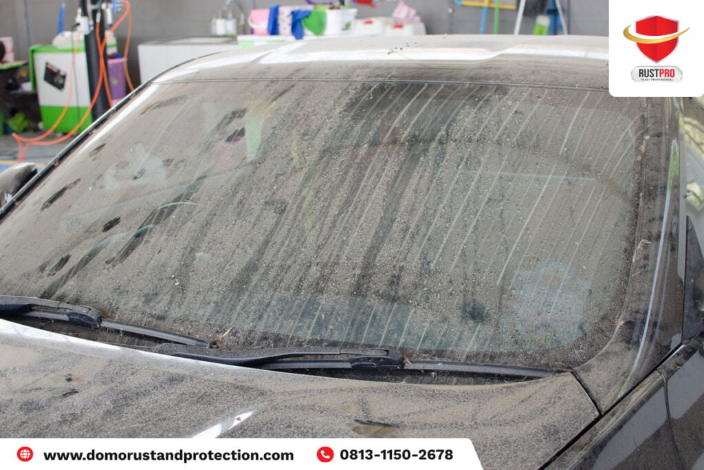 5 Trik Mengelap Mobil Berdebu Agar Tidak Lecet