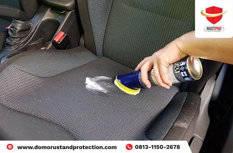 7 Cara Mengatasi Jok Mobil Bau Pesing, Ampuh!