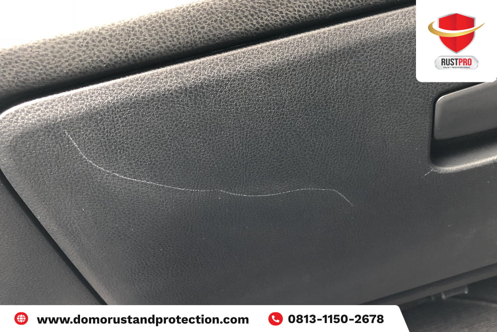 6 Cara Menghilangkan Baret Interior Mobil, Halus Lagi !