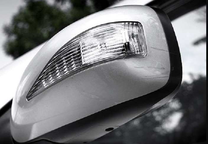 Cara Menghilangkan Lecet di Spion Mobil