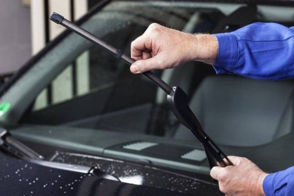 Berapa Lama Usia Karet Wiper
