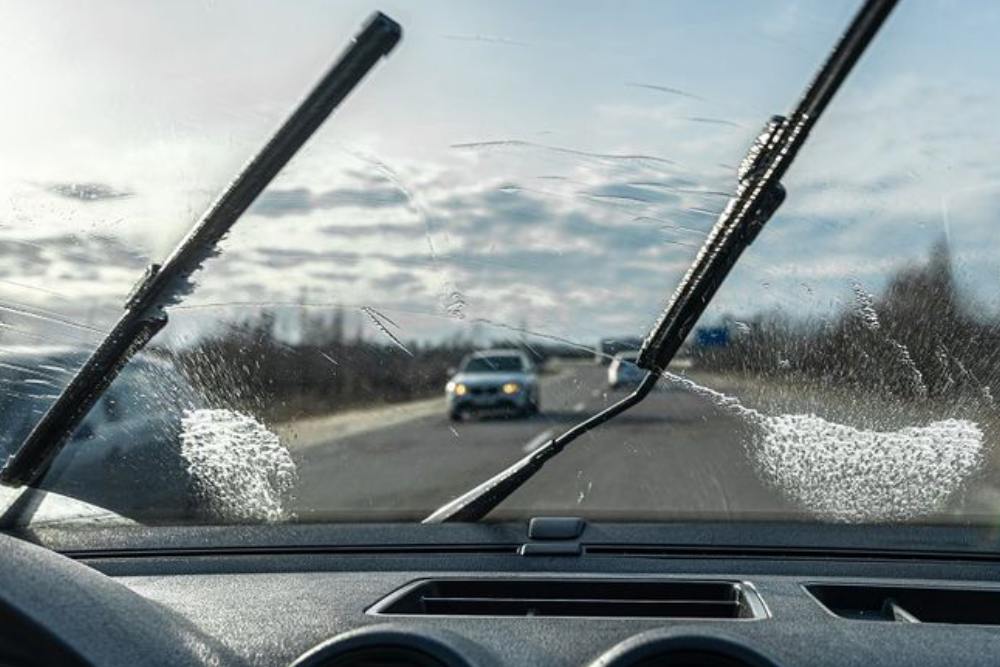 Cara Pasang dan Lepas Wiper Mobil