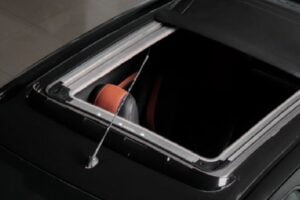 Penyebab Sunroof Mobil Bocor