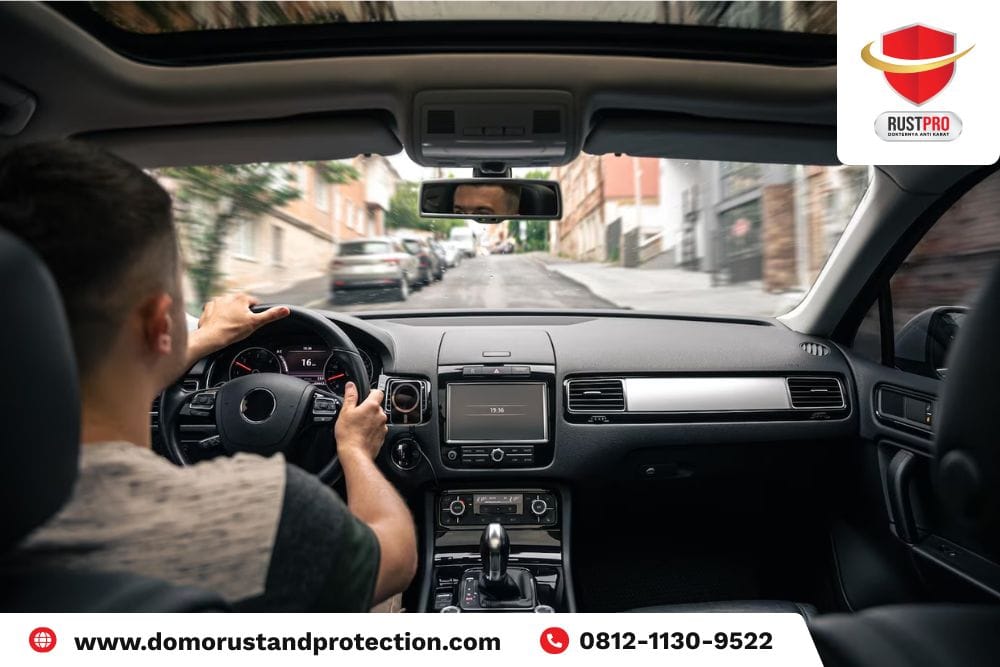 cara membersihkan dashboard mobil yang benar