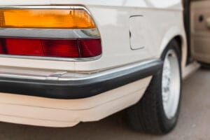 cara memperbaiki bumper mobil yang renggang