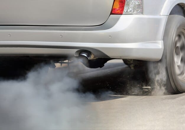 knalpot mobil keluar asap putih saat dipanaskan